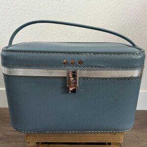 Vintage Blue Travel Case